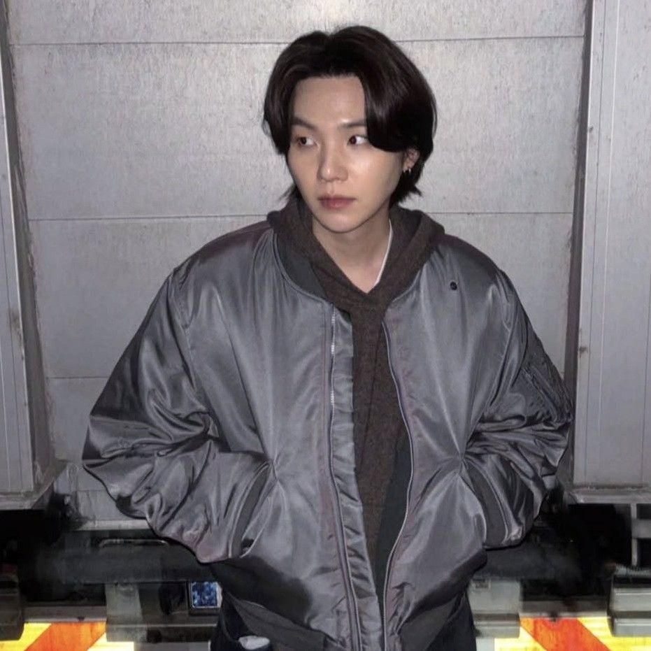 Behind-the-scenes cut of BTS