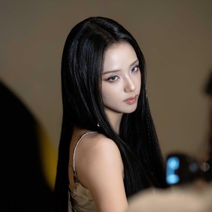 Recent activity shot of Jisoo (BLACKPINK)