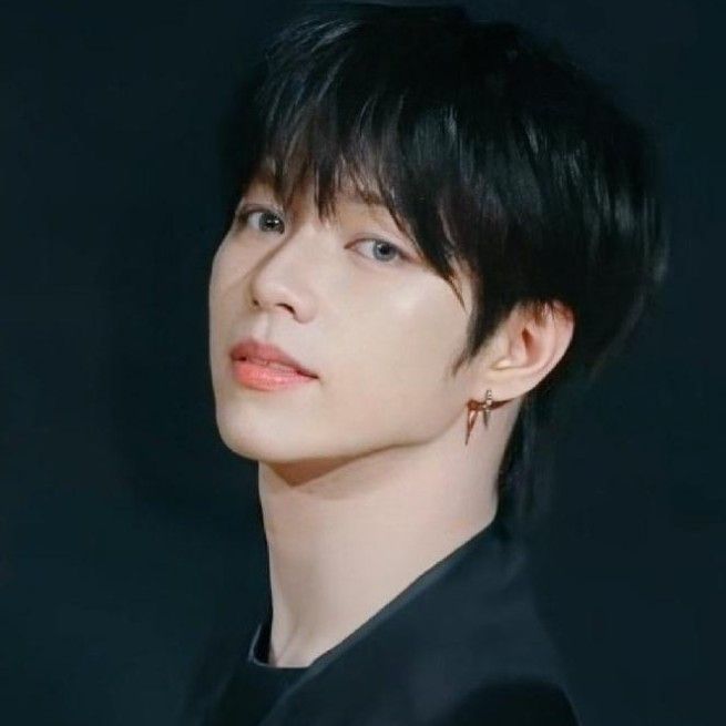 Behind-the-scenes cut of JL (AHOF)