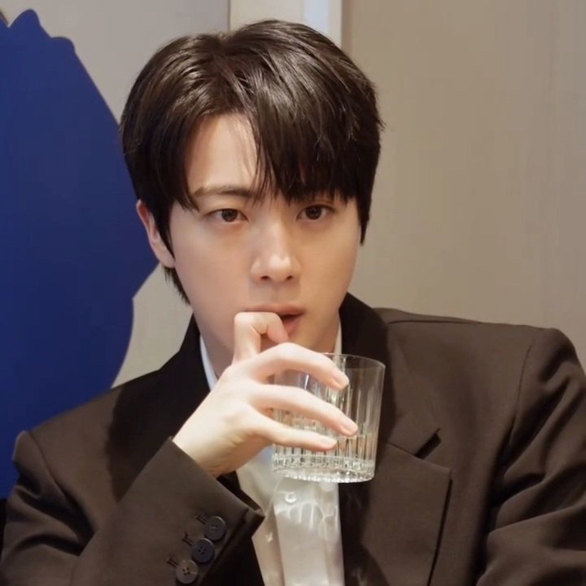 Potret di balik layar Jin (BTS)