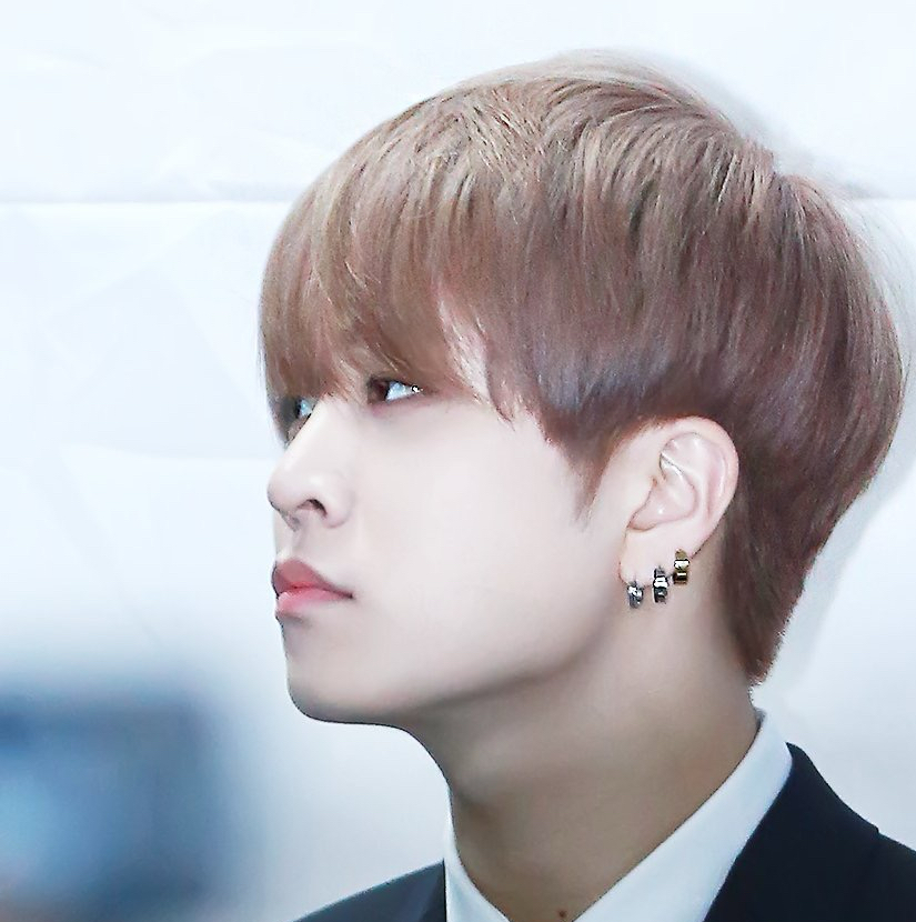 Behind-the-scenes cut of Youngjae (GOT7)