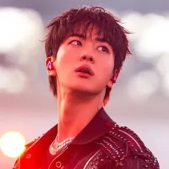 Foto aktivitas terbaru Jin (BTS)