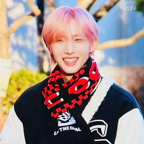 A moment captured by Hui (PENTAGON)'s fan