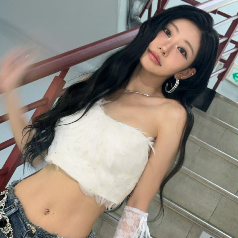 Julie (KISS OF LIFE)的幕后花絮