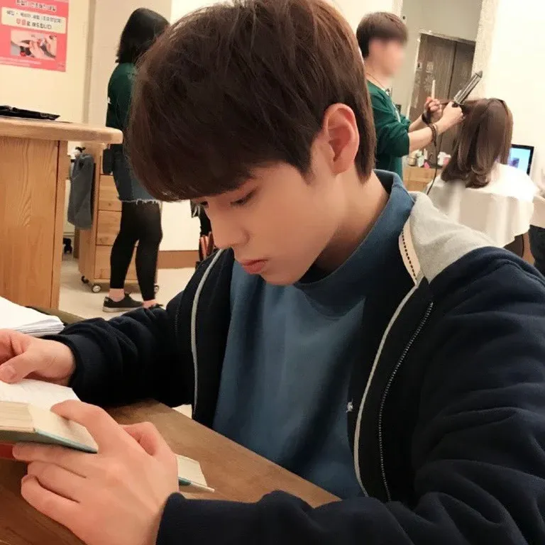 박지훈의 최신 사진