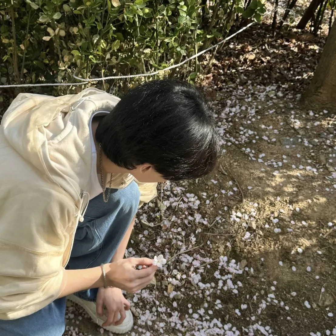 Latest photo of Jeonghan (SEVENTEEN)