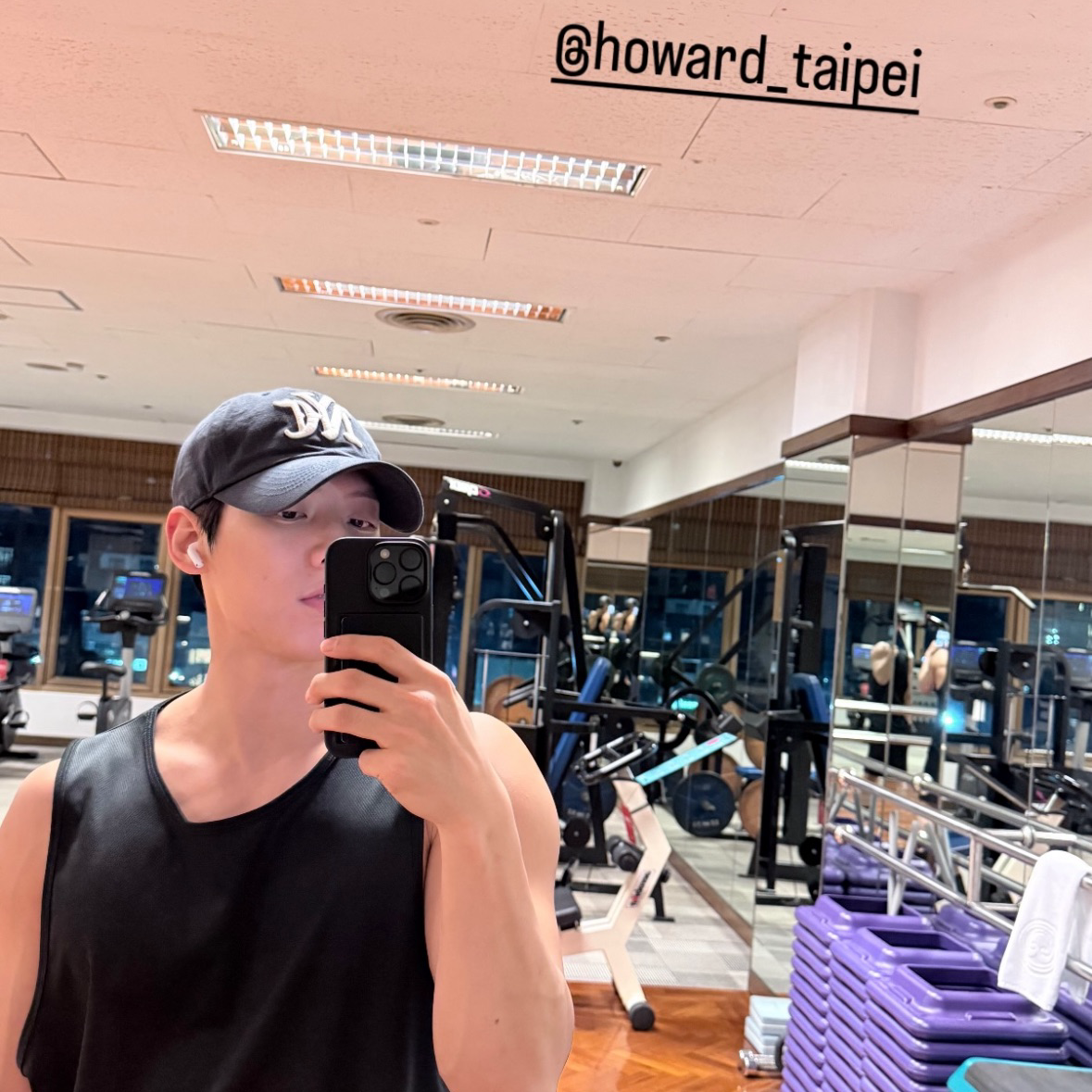 A moment captured by Lee Minhyuk (BTOB)'s fan