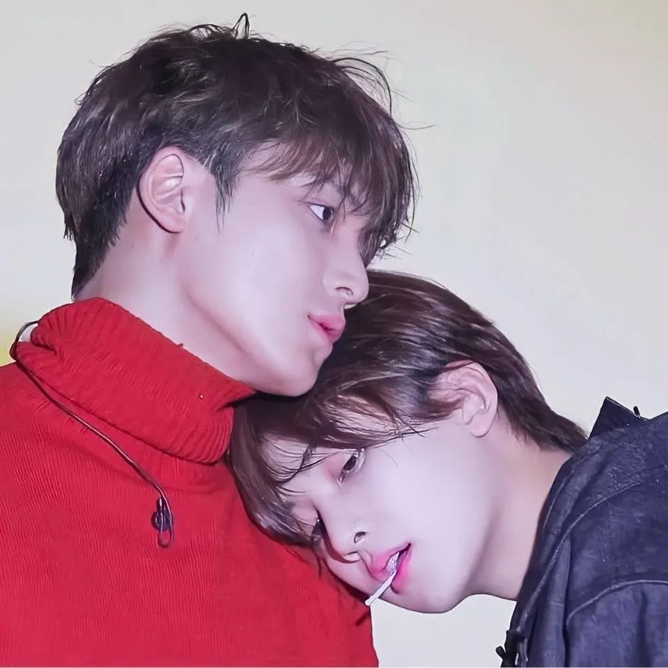 A moment captured by Jeonghan (SEVENTEEN)'s fan