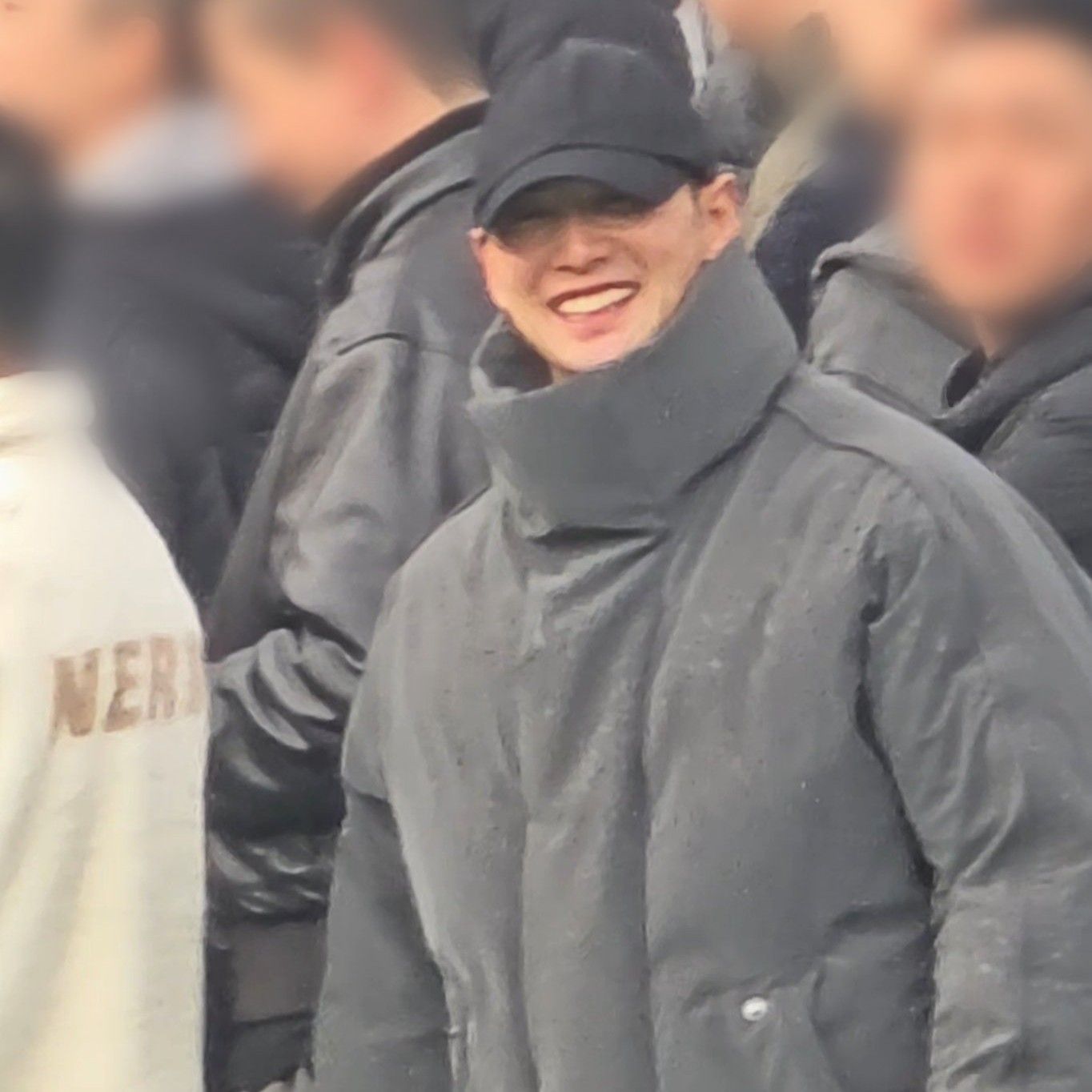 Behind-the-scenes cut of Baekho