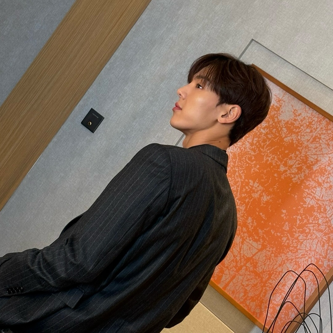 Recent activity shot of Shownu (MONSTA X)