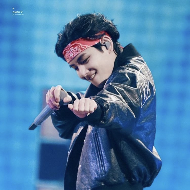 Latest photo of V (BTS)