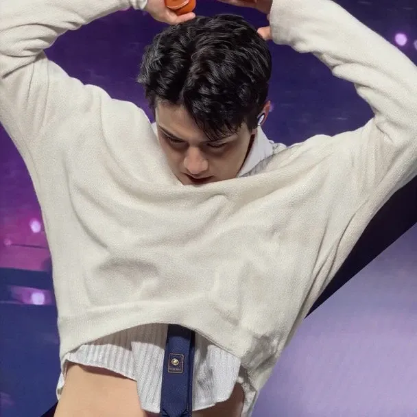 Behind-the-scenes cut of Sehun (EXO)