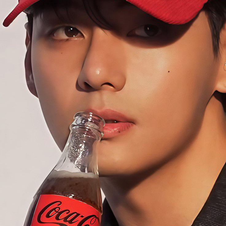 Foto terbaru V (BTS)