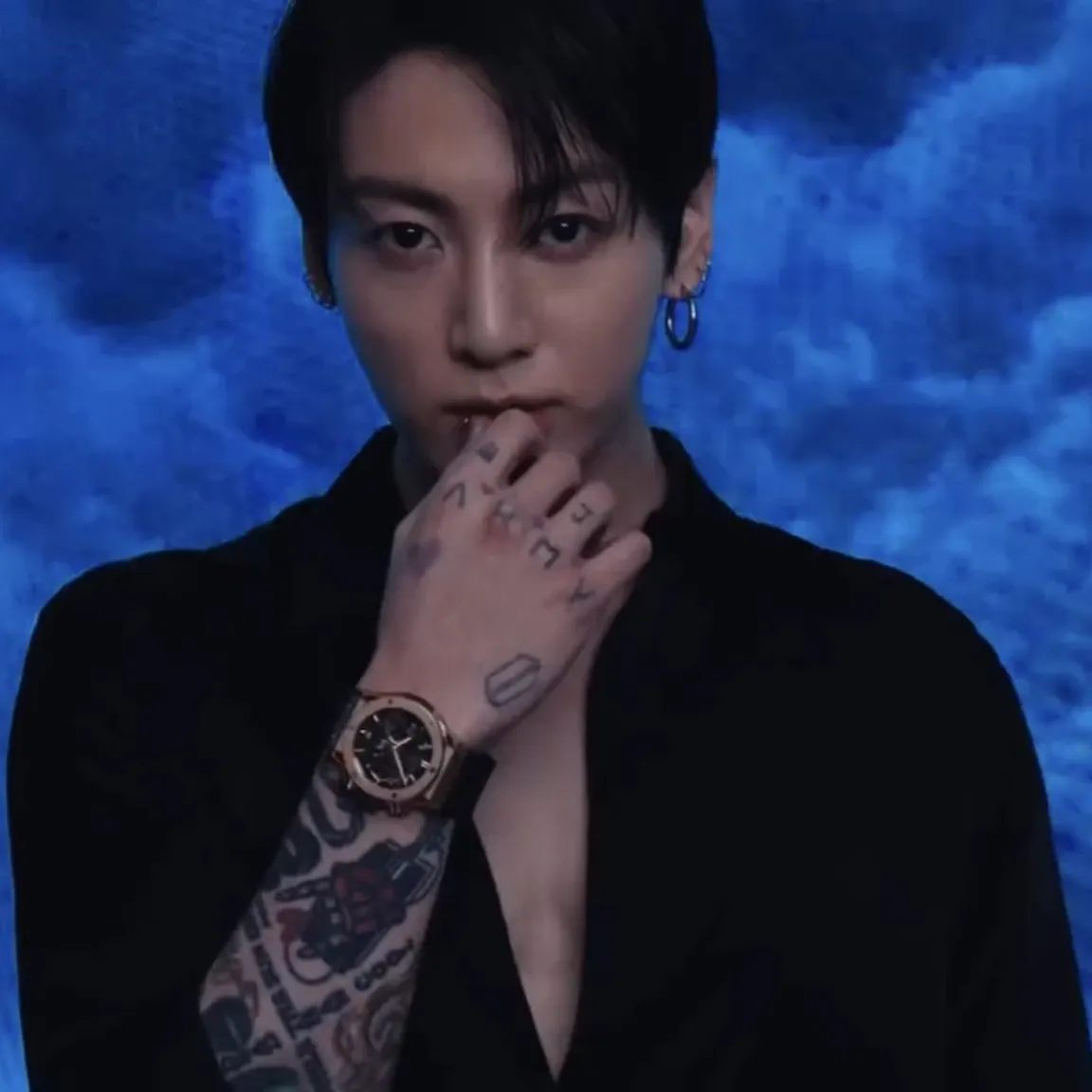 Foto aktivitas terbaru Jungkook (BTS)