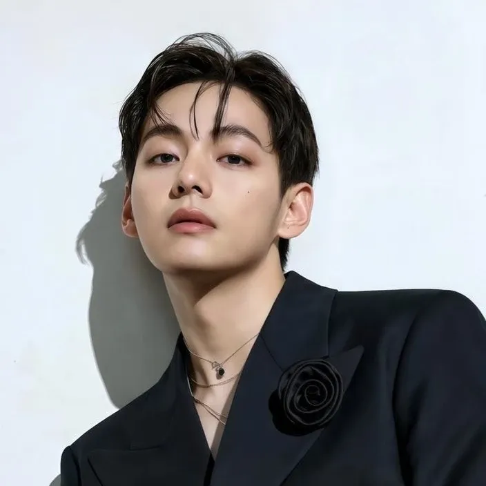 Recent activity shot of V (BTS)