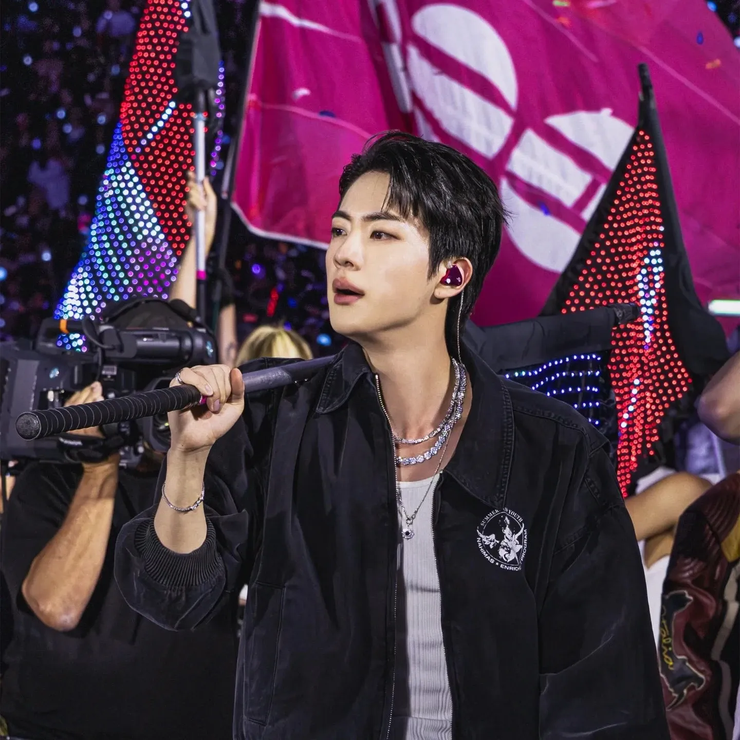 Behind-the-scenes cut of Jin (BTS)