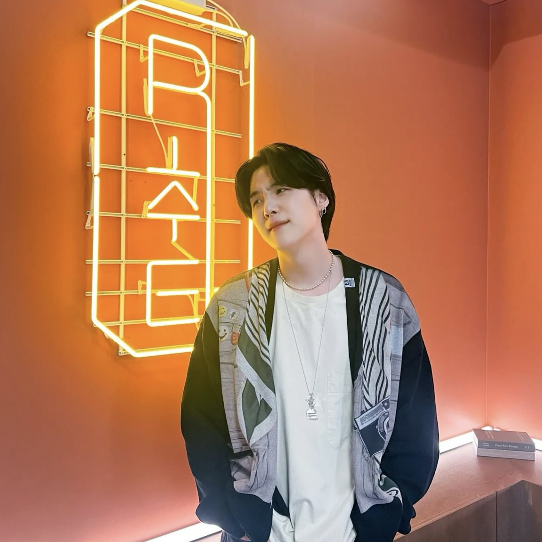 Latest photo of SUGA (BTS)