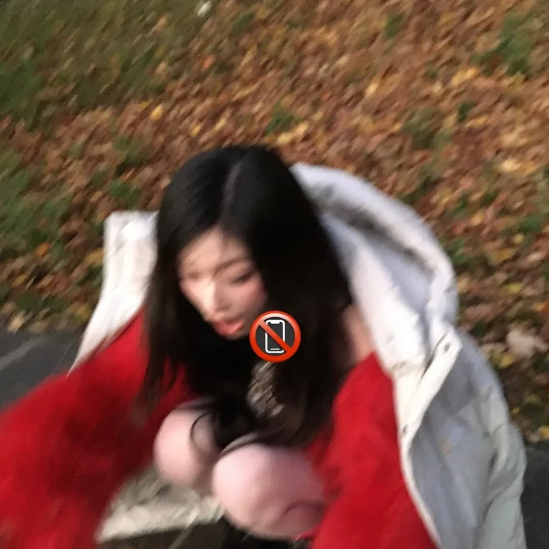 A moment captured by IVE's fan