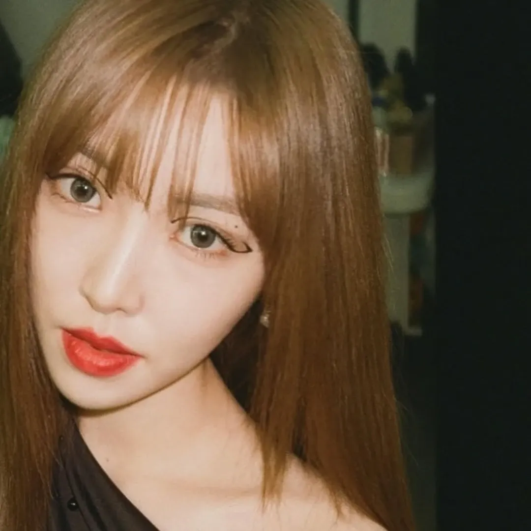 A moment captured by Yuju (GFRIEND)'s fan