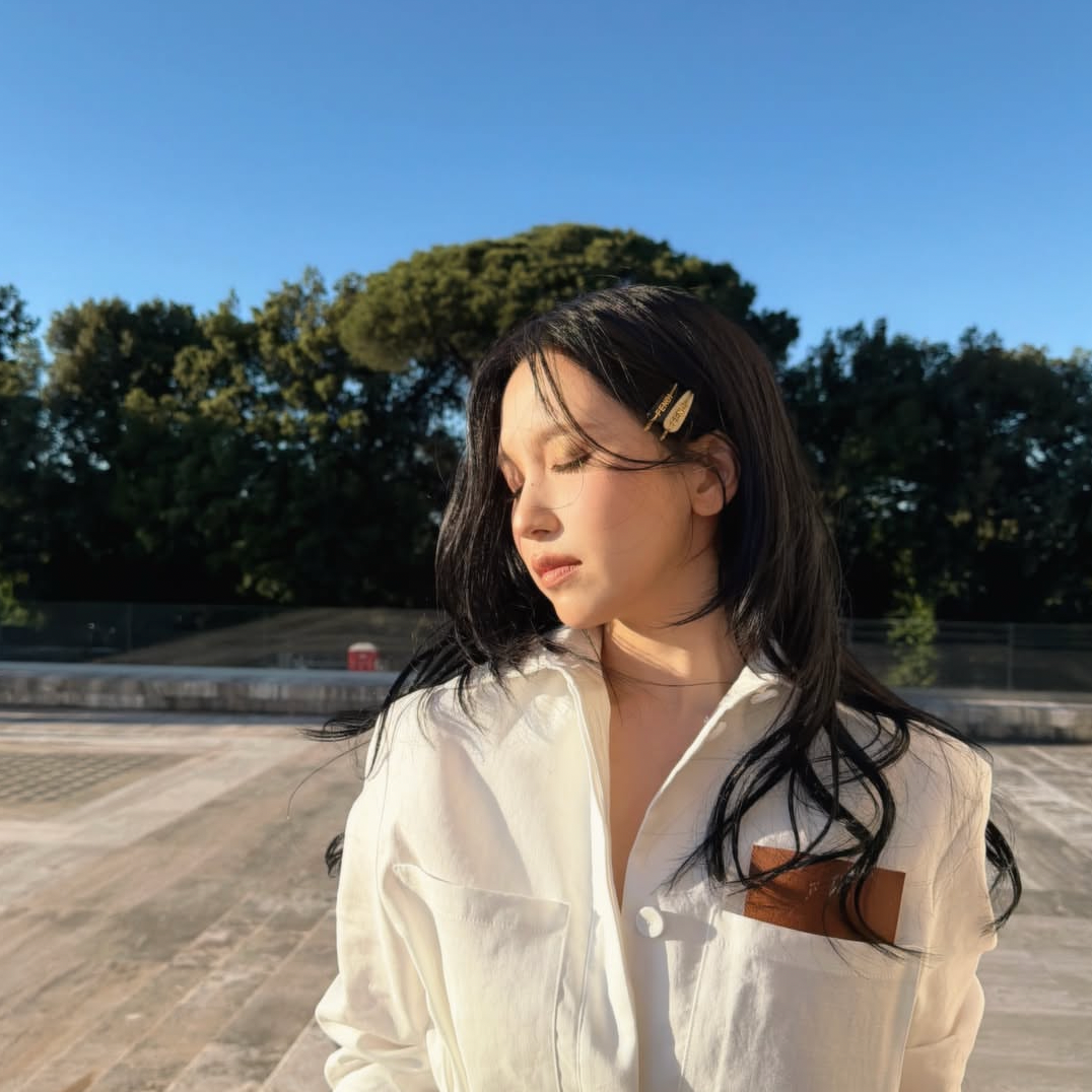 Foto terbaru Mina (TWICE)