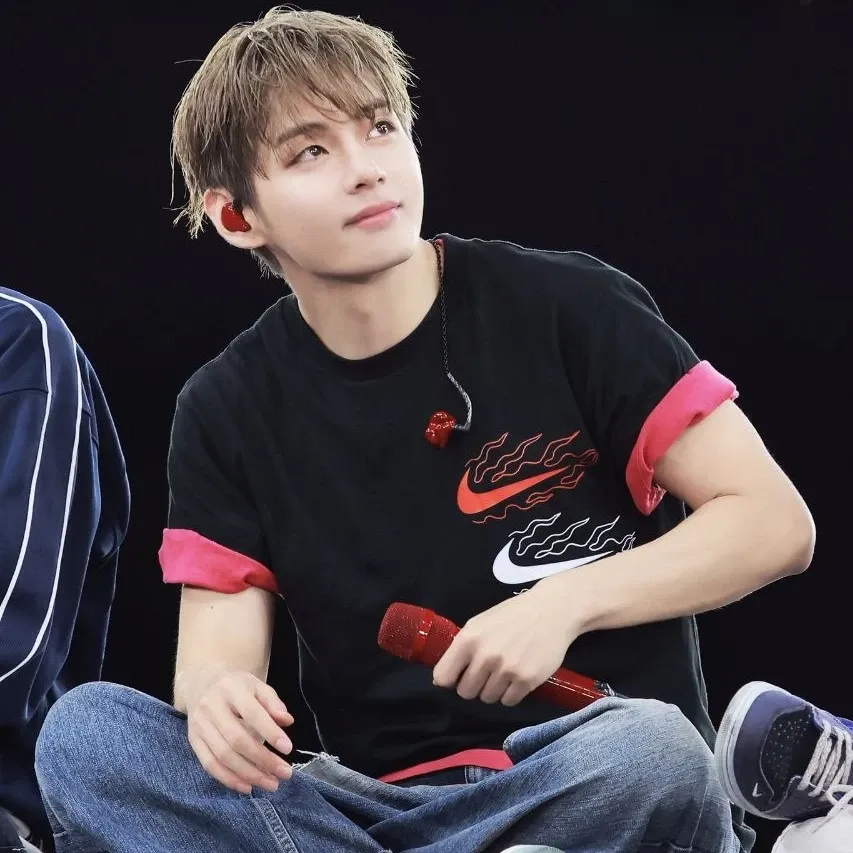 Momen yang diabadikan oleh penggemar V (BTS)