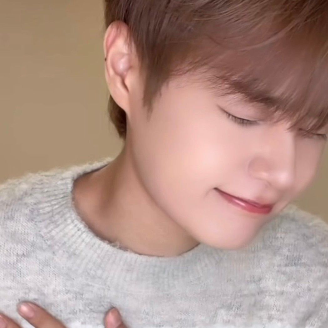 Latest photo of Lee Daehwi (AB6IX)