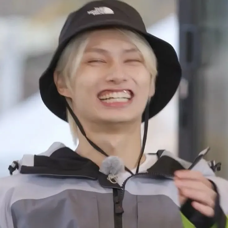 Behind-the-scenes cut of Jun (SEVENTEEN)