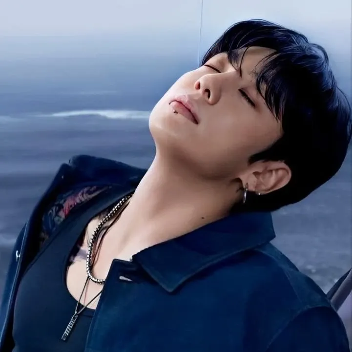 Momen yang diabadikan oleh penggemar Jungkook (BTS)