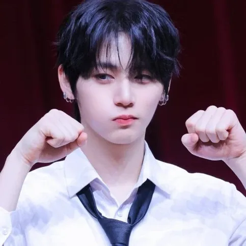 Behind-the-scenes cut of Taesan (BOYNEXTDOOR)