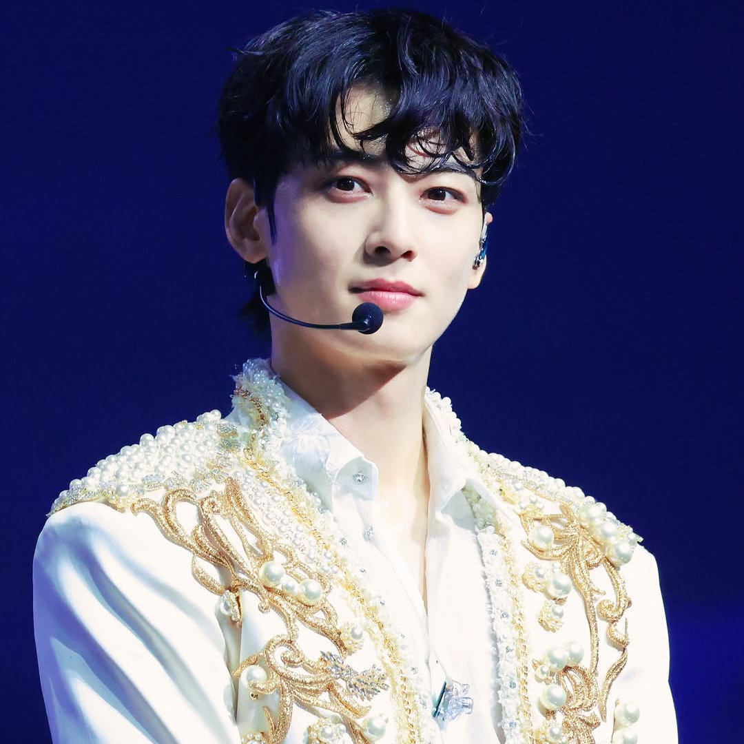 Recent activity shot of Eunwoo (ASTRO)