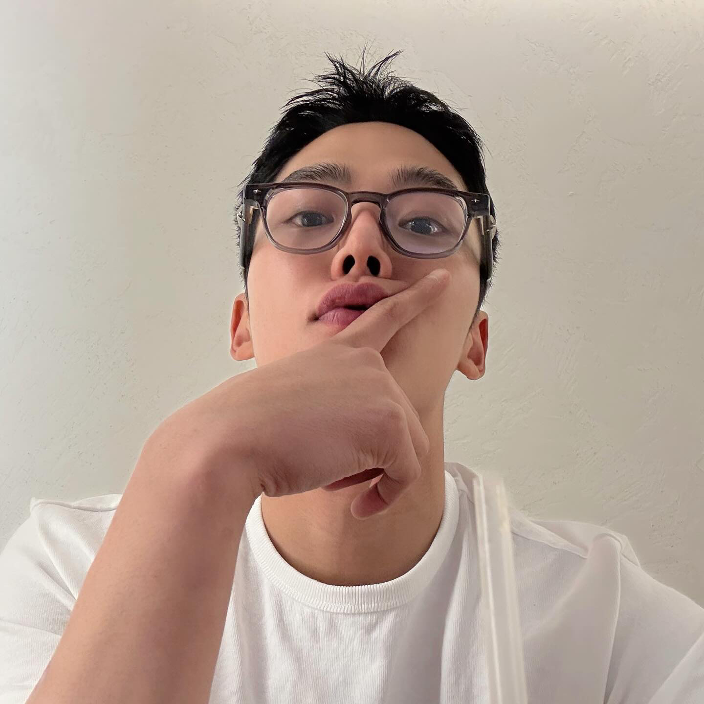 로운의 비하인드 컷