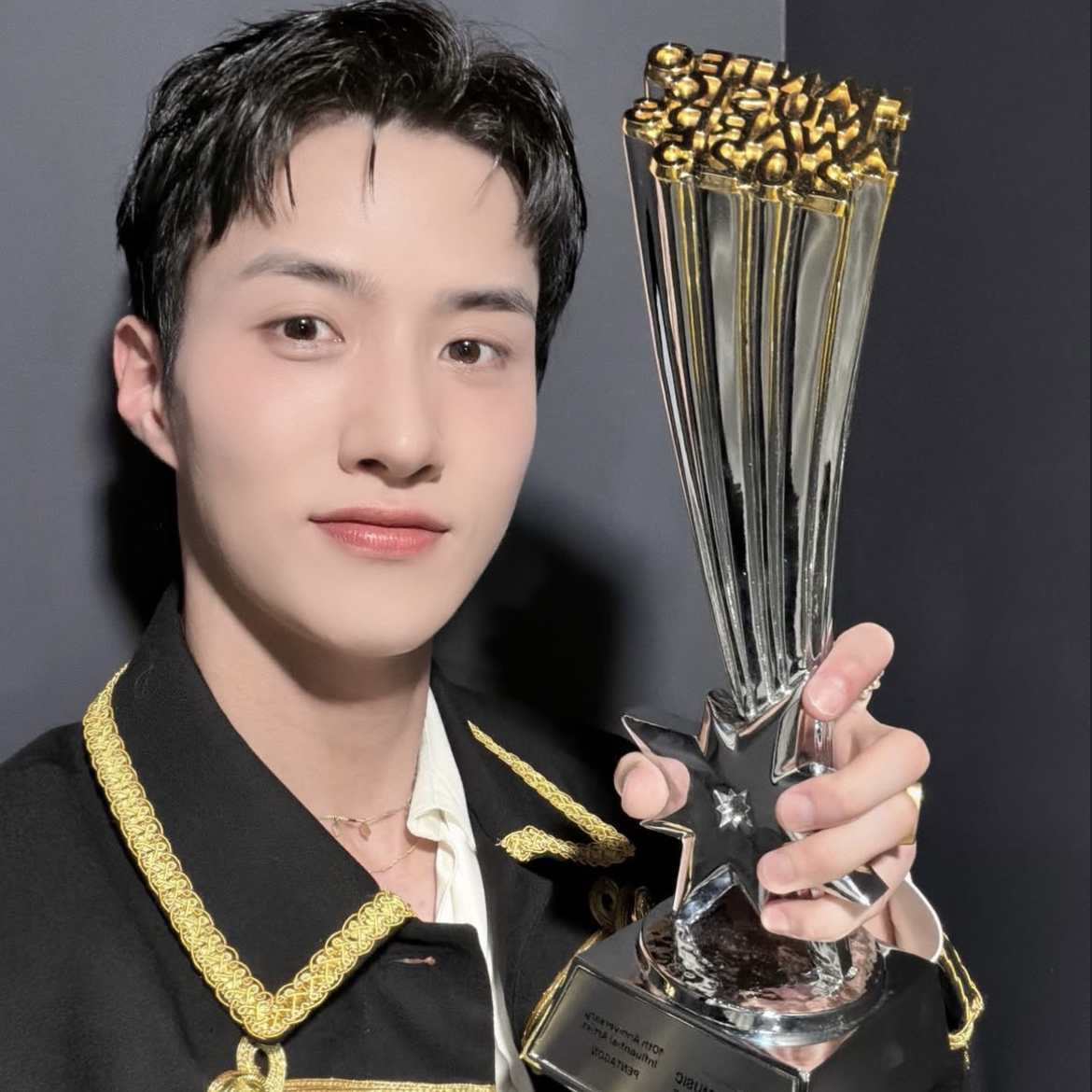 Behind-the-scenes cut of Yeoone (PENTAGON)