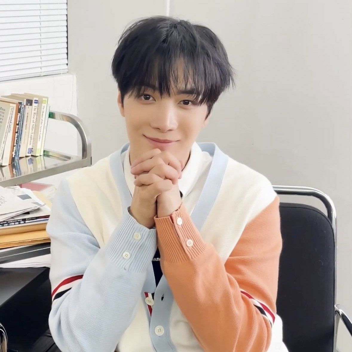 Behind-the-scenes cut of Kim Jonghyeon