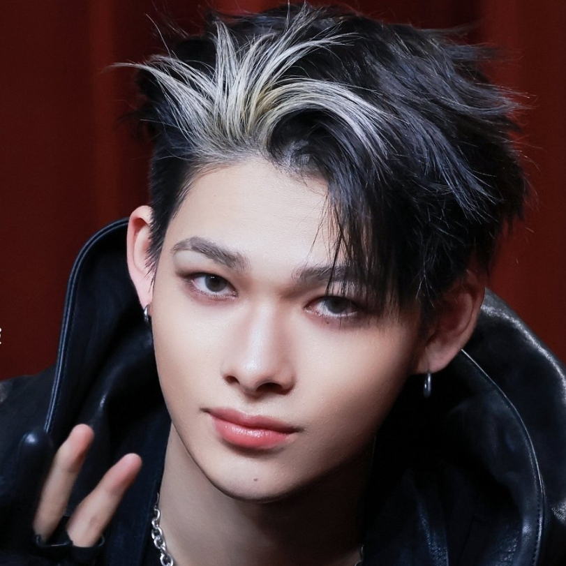 Foto terbaru NI-KI (ENHYPEN)