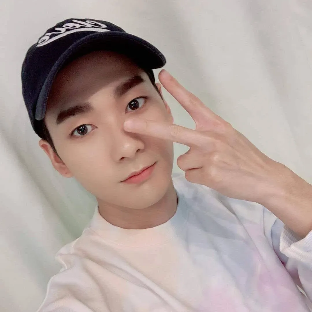 Latest photo of Aron