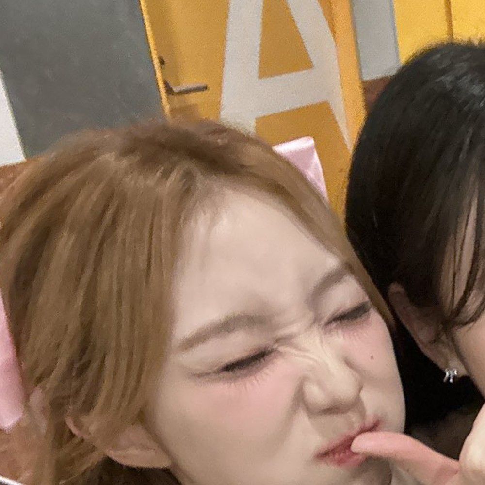 Behind-the-scenes cut of Loossemble