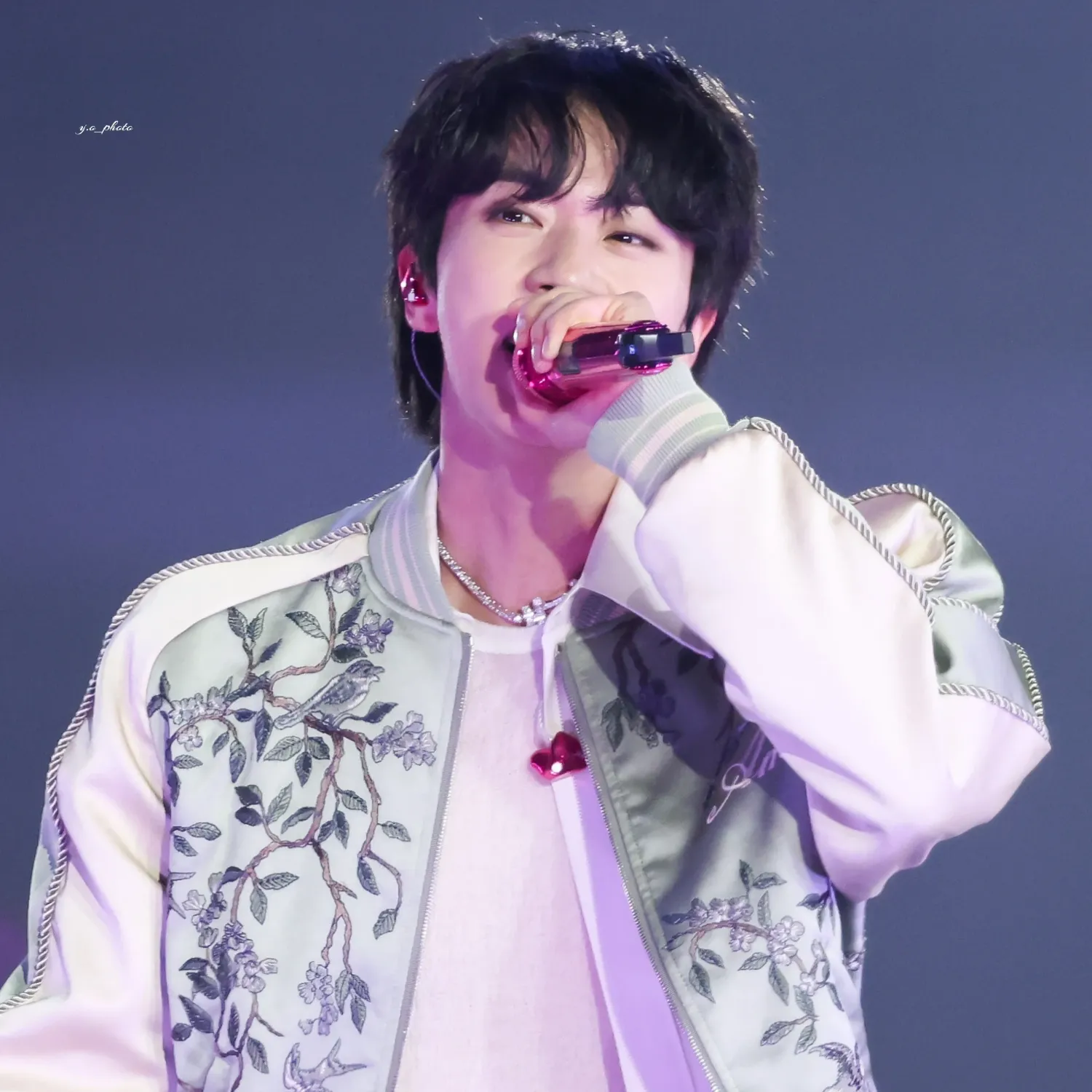 Momen yang diabadikan oleh penggemar Jin (BTS)