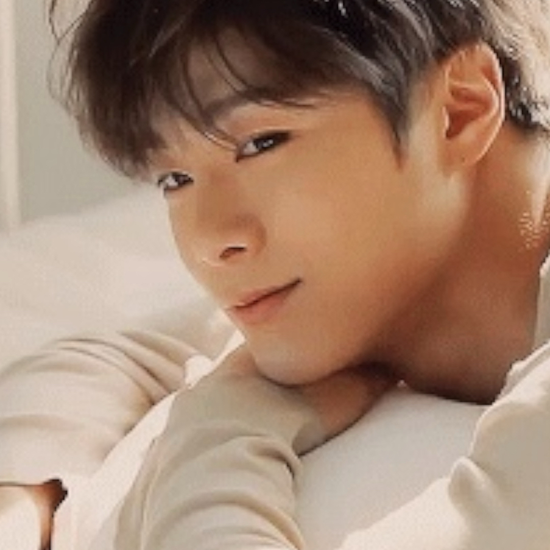 A moment captured by Moonbin (ASTRO)'s fan