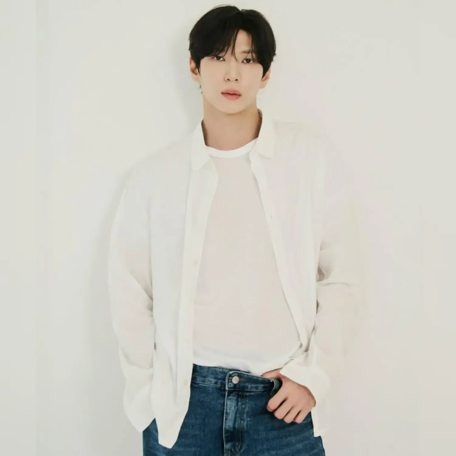 Recent activity shot of LEO (VIXX)