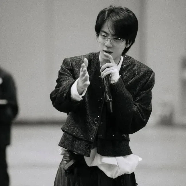 Potret di balik layar Jin (BTS)