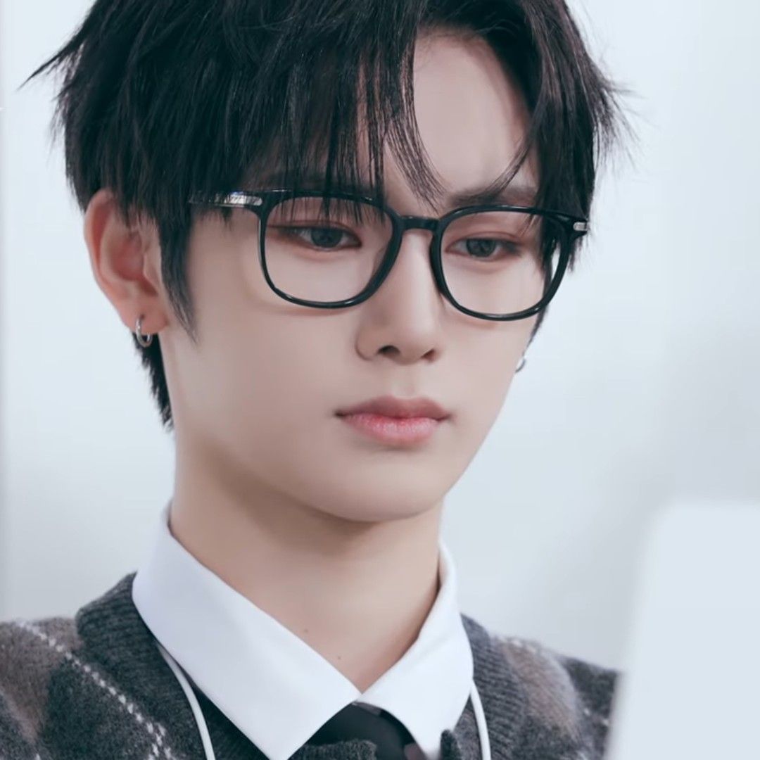 Latest photo of Zhou Anxin (ALPHA DRIVE ONE)