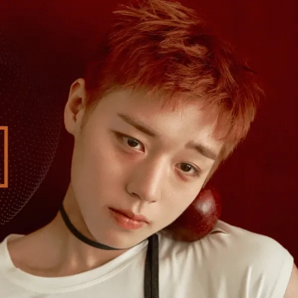 Behind-the-scenes cut of Park Jihoon