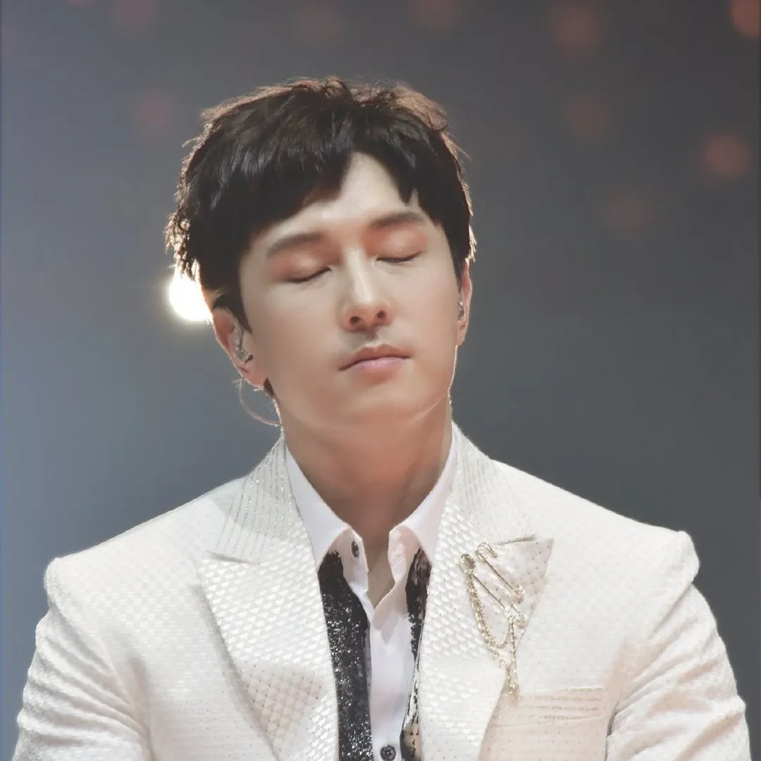 Recent activity shot of Kim Dongwan (SHINHWA)