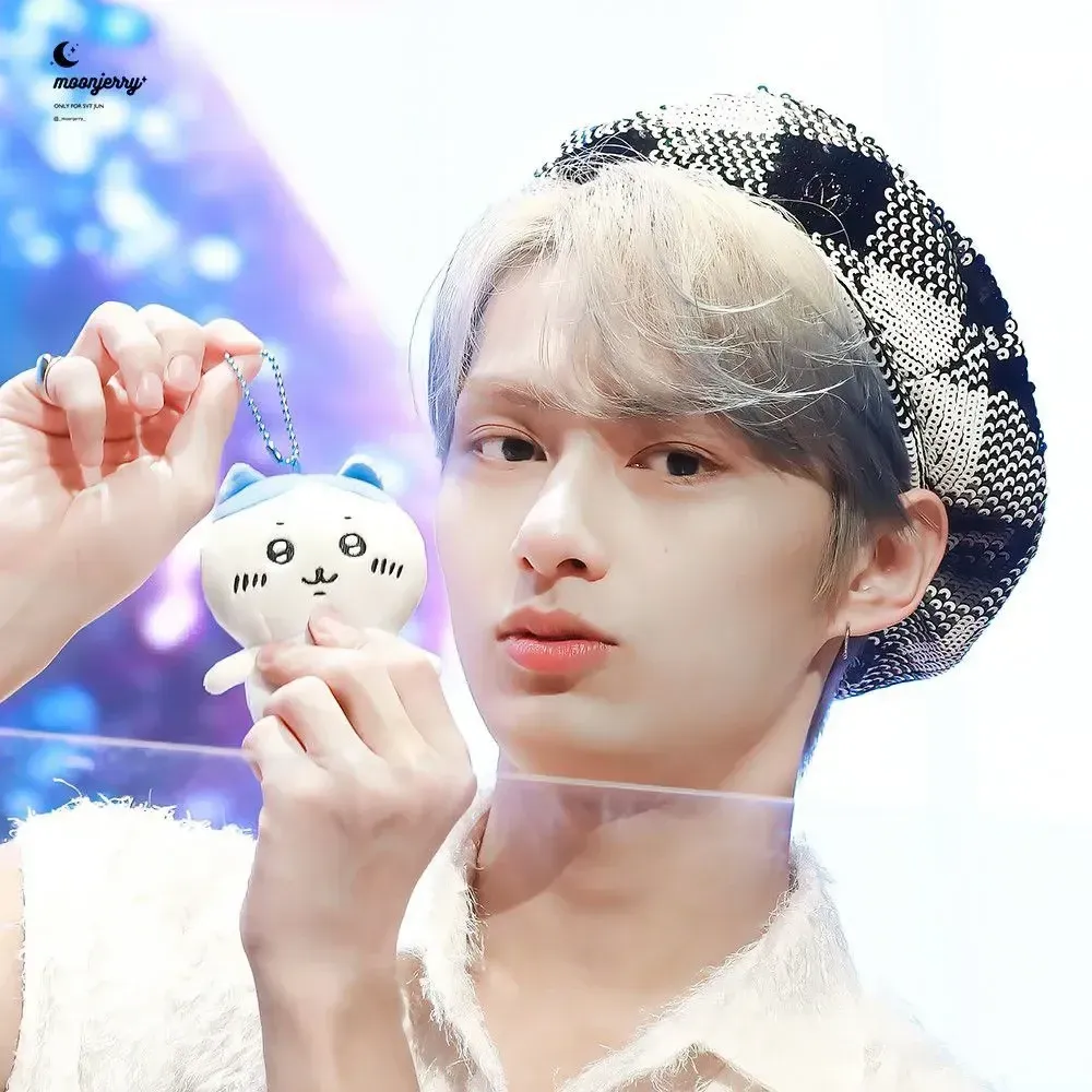 Recent activity shot of Jun (SEVENTEEN)