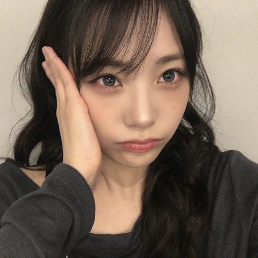 Recent activity shot of Siyeon (QWER)