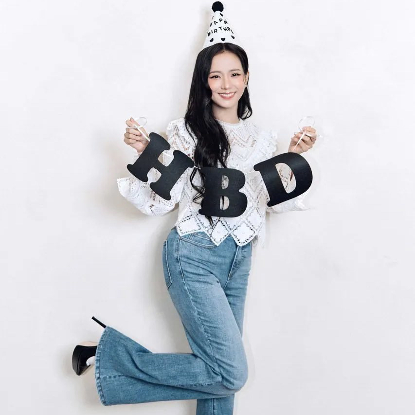 ジス (BLACKPINK)の舞台裏ショット