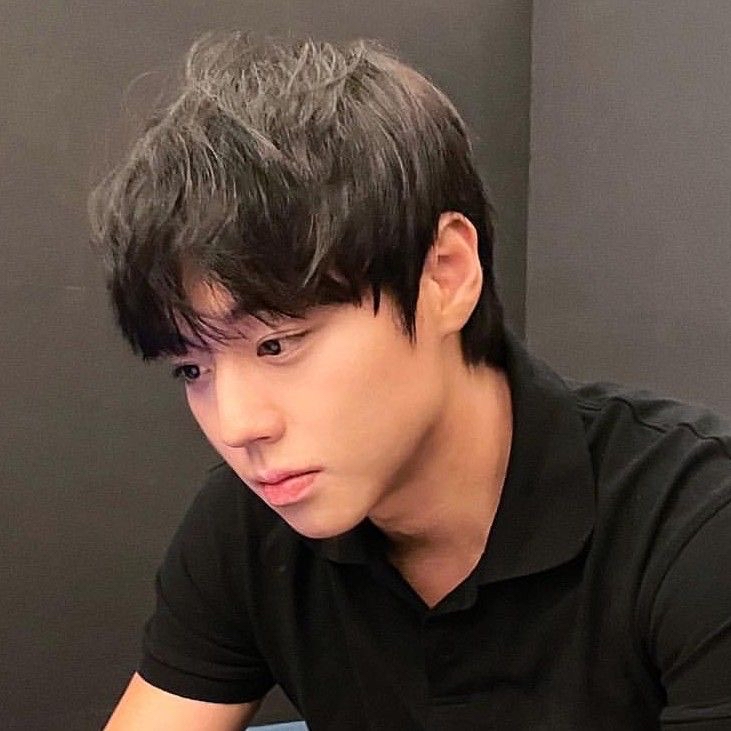 Behind-the-scenes cut of Park Jihoon