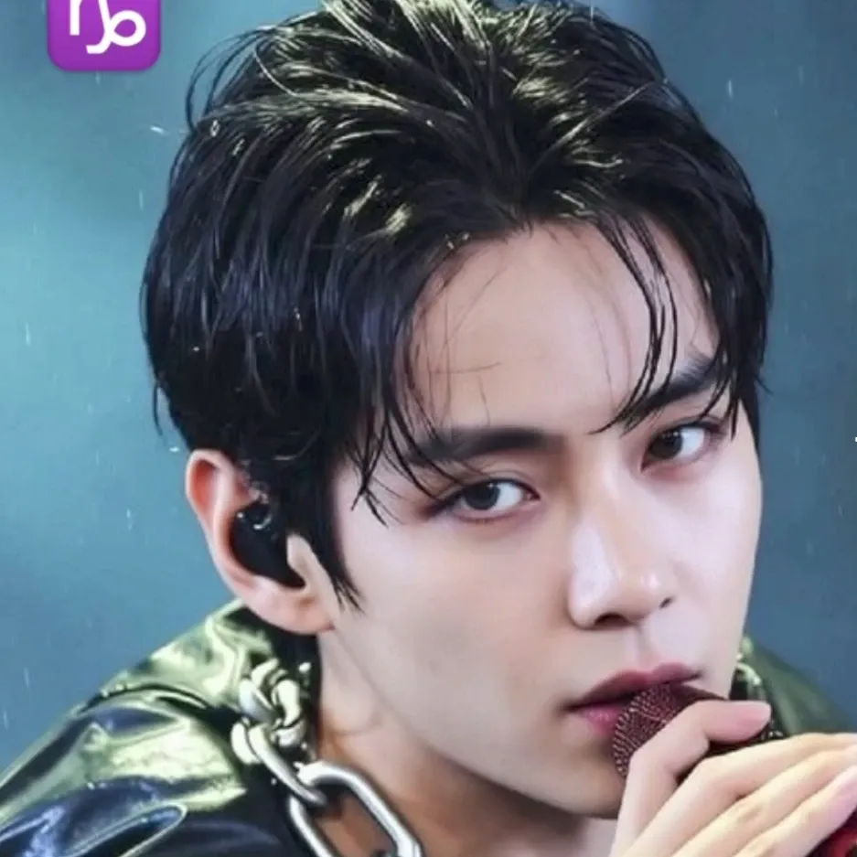 Foto aktivitas terbaru V (BTS)