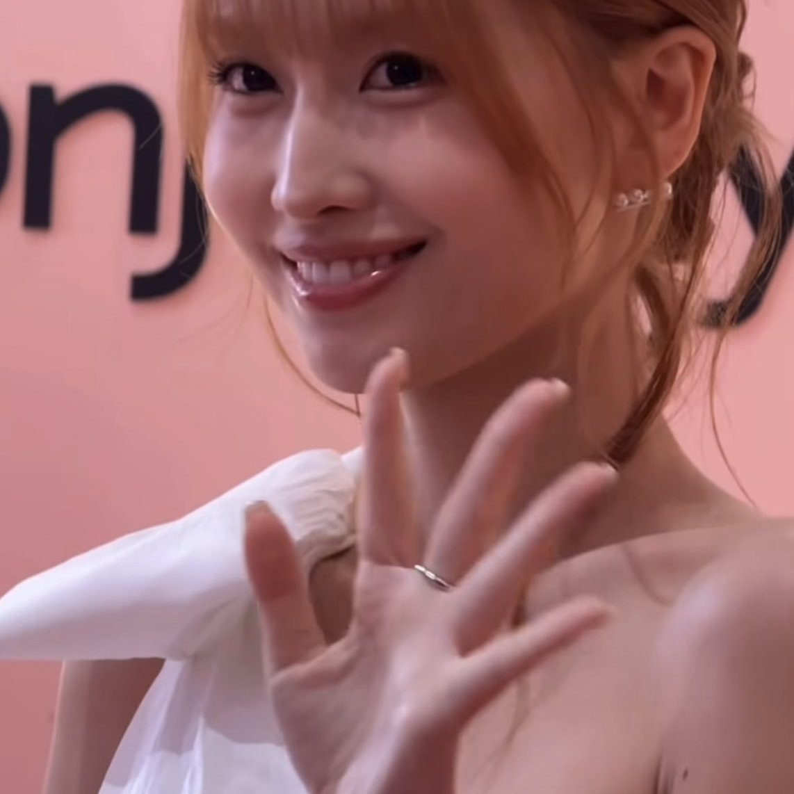 Momo (TWICE)的最新活動照片