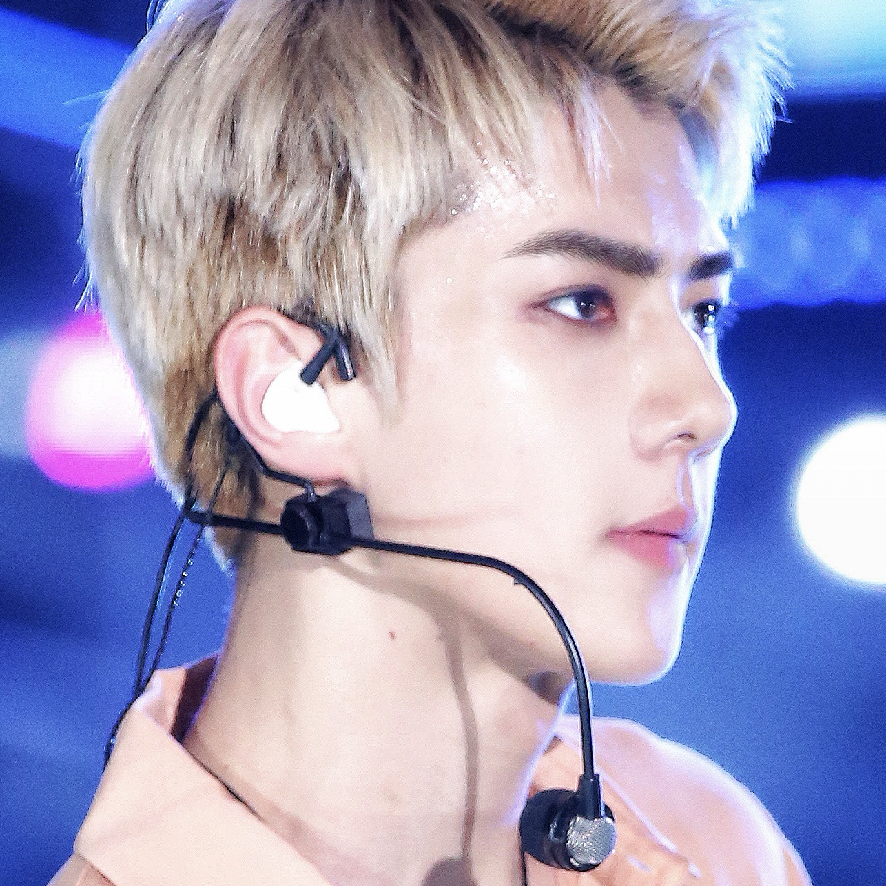 Behind-the-scenes cut of Sehun (EXO)